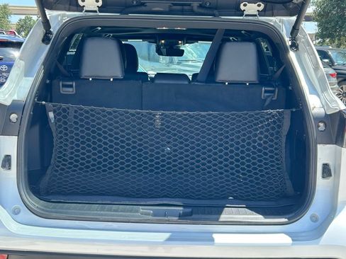 Used 2025 Toyota Highlander XSE AWD/4WD image 15