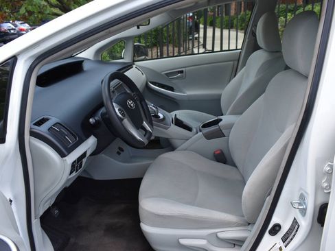 Used 2015 Toyota Prius Two FWD image 7