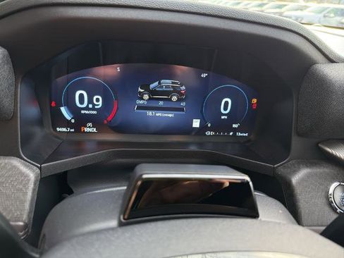 Certified 2025 Ford Explorer Platinum w/ LUX Leather Package image 24