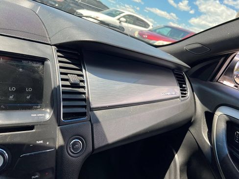 Used 2014 Ford Taurus SEL w/ Equipment Group 201A FWD image 9