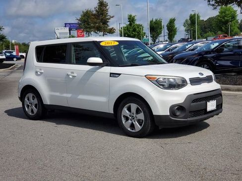 Used 2018 Kia Soul FWD image 1