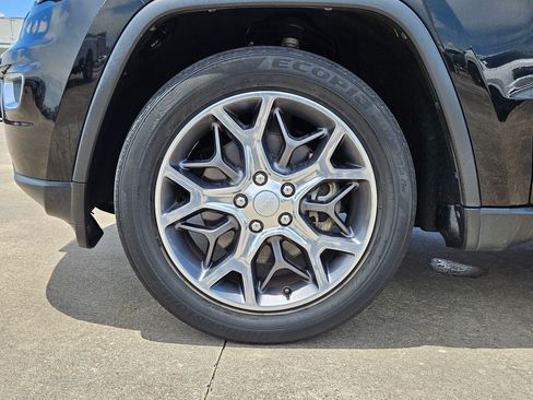 Used 2021 Jeep Grand Cherokee Limited RWD image 10
