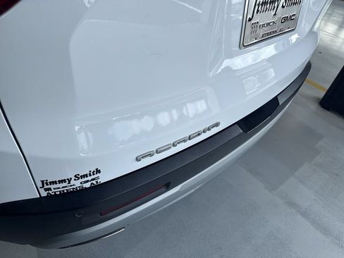Certified 2022 GMC Acadia SLT FWD image 39