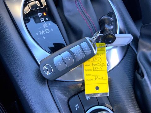 Used 2019 MAZDA MX-5 Miata RF Grand Touring image 12