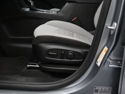 Used 2023 Chevrolet Equinox LS w/ LS Convenience Package FWD image 21