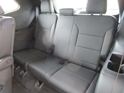 Used 2025 Buick Enclave Preferred FWD image 22