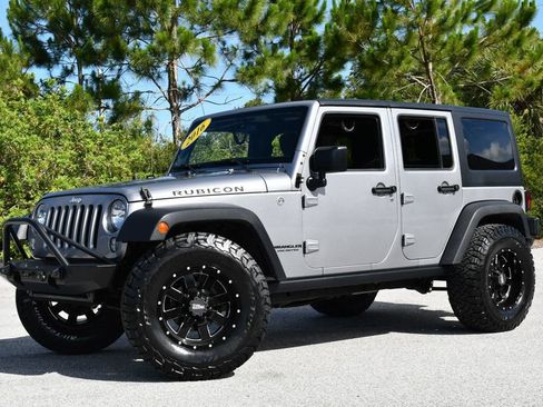 Used 2016 Jeep Wrangler Unlimited Rubicon w/ Connectivity Group AWD/4WD image 2