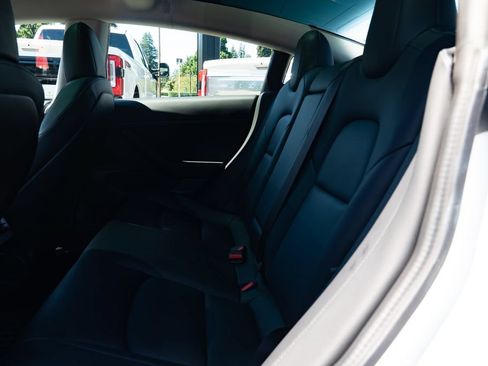 Used 2020 Tesla Model 3 Standard Range Plus RWD image 17