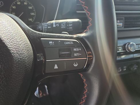 Certified 2025 Honda Pilot Sport image 16