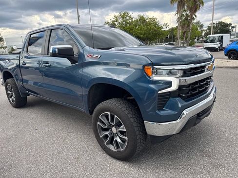 Used 2024 Chevrolet Silverado 1500 LT AWD/4WD image 3