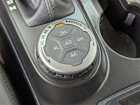 Used 2022 Ford Bronco Badlands image 29