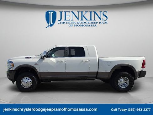 Used 2024 RAM 3500 Limited w/ Towing Technology Group AWD/4WD image 9
