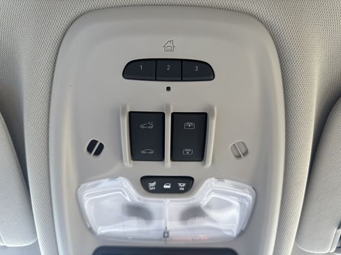 Used 2025 Buick Encore GX Avenir w/ Avenir Convenience Package FWD image 24