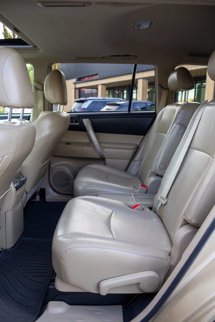 Used 2013 Toyota Highlander SE AWD/4WD image 14