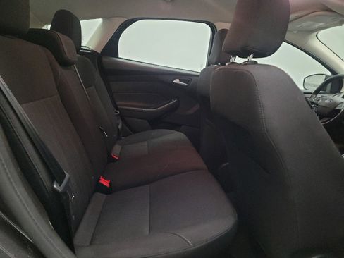 Used 2016 Ford Focus SE w/ SE Sport Package FWD image 19