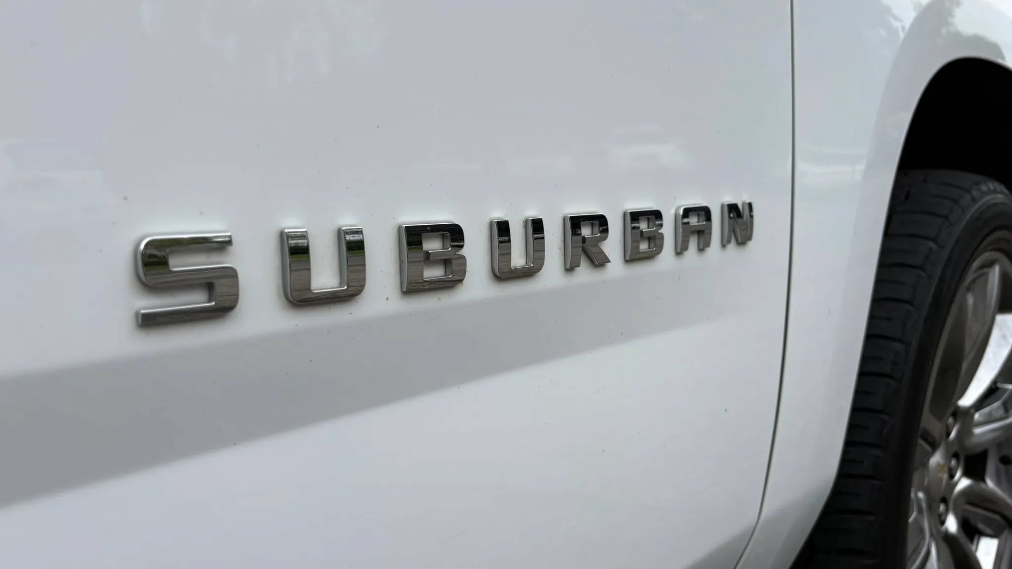 Used 2018 Chevrolet Suburban LT AWD/4WD image 45