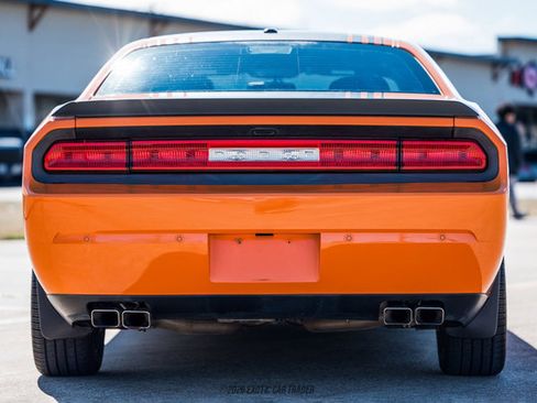 Used 2014 Dodge Challenger R/T RWD image 7