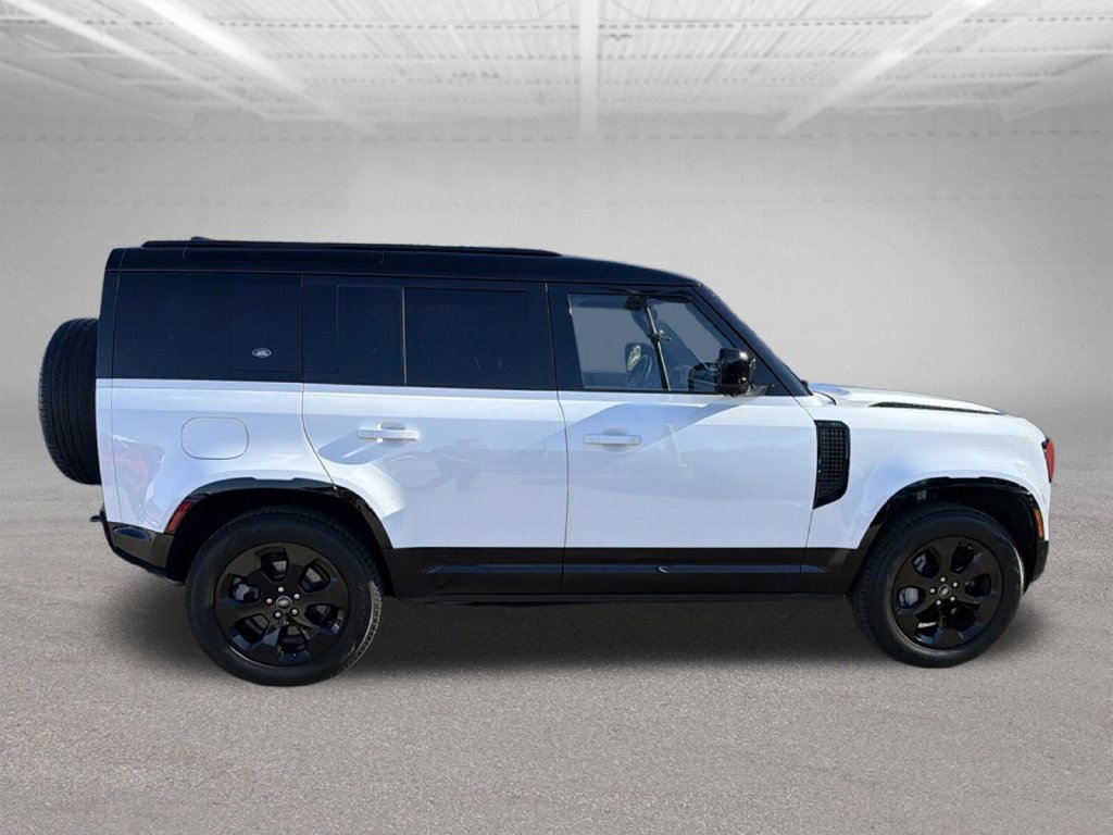 Used 2024 Land Rover Defender 110 X-Dynamic SE AWD/4WD image 6