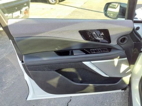 New 2025 Cadillac Optiq Luxury 1 image 24