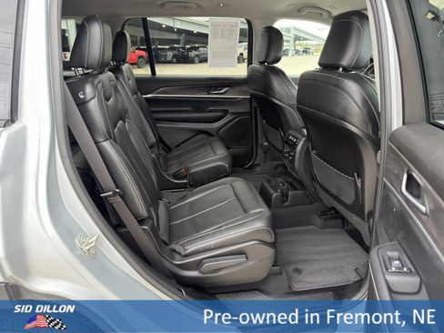 Used 2023 Jeep Grand Cherokee L Limited AWD/4WD image 16
