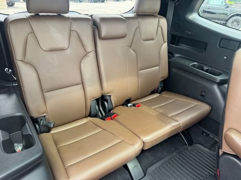 Used 2022 Kia Telluride SX w/ SX Prestige Package AWD/4WD image 11