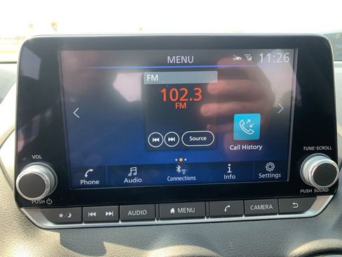 Used 2025 Nissan Sentra SV image 23