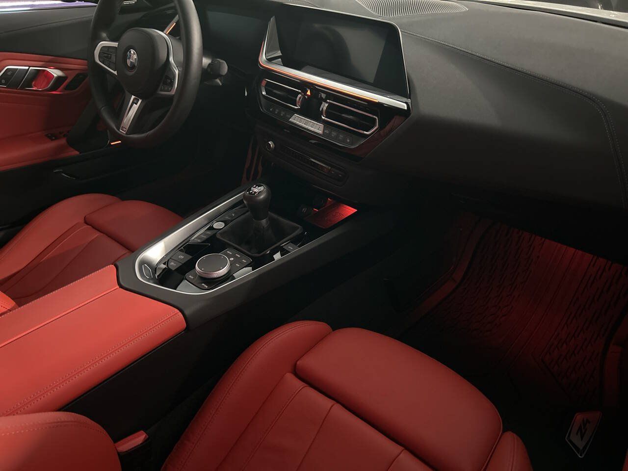 Used 2025 BMW Z4 M40i w/ Edition RWD image 10