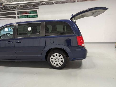 Used 2017 Dodge Grand Caravan SE w/ Power Window Group image 10