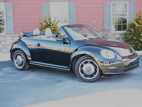 Used 2013 Volkswagen Beetle 2.5 image 8