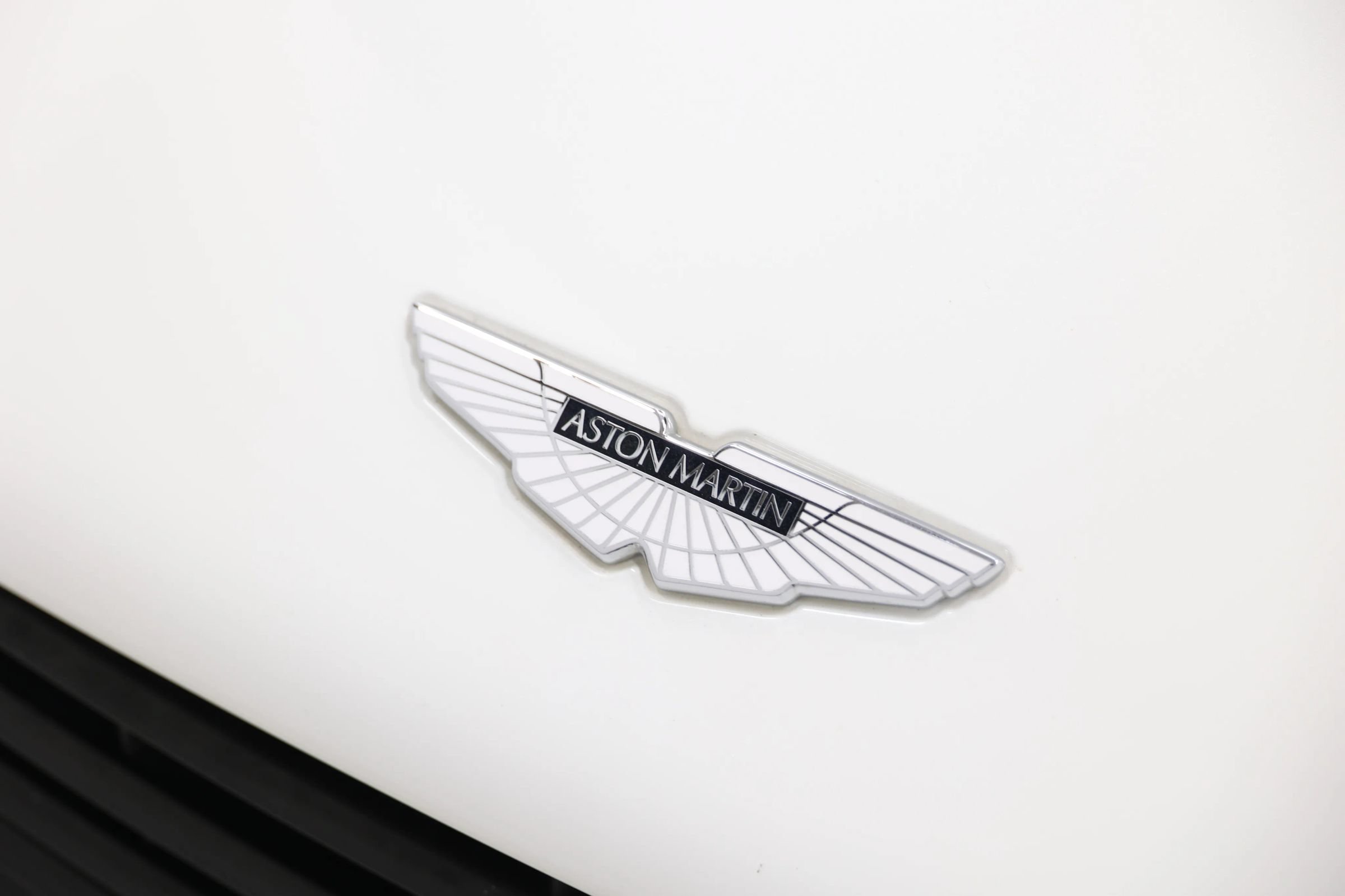 Used 2015 Aston Martin Vanquish Volante RWD image 80