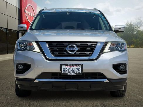 Used 2020 Nissan Pathfinder SL FWD image 11