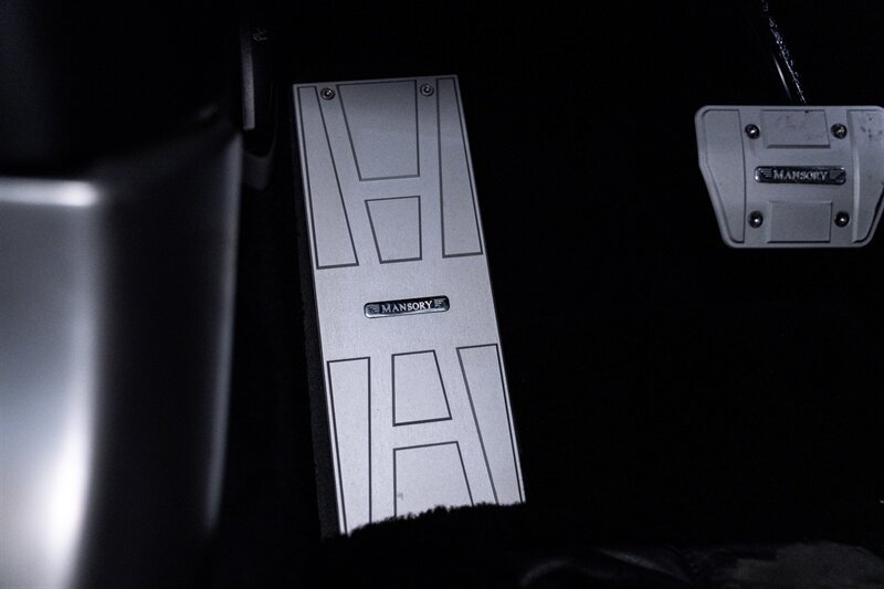 Used 2019 Rolls-Royce Dawn RWD image 26