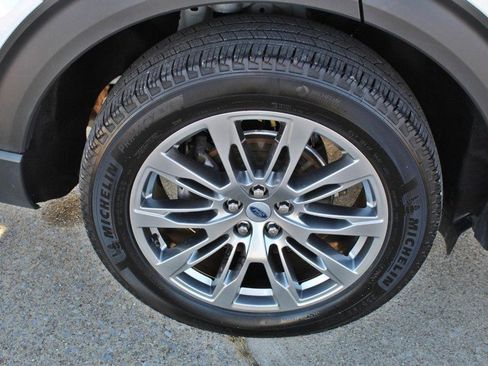 Used 2025 Ford Explorer Active w/ Active Comfort Package image 10