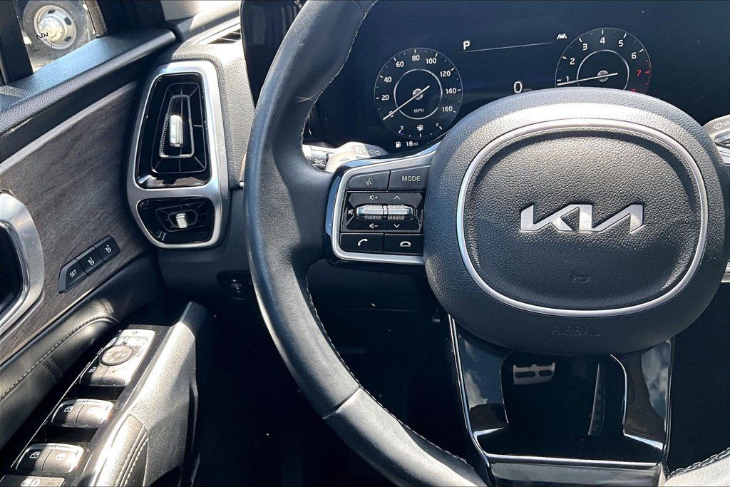 Used 2022 Kia Sorento SX Prestige AWD/4WD image 12