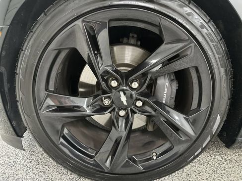 Used 2019 Chevrolet Camaro SS RWD image 15