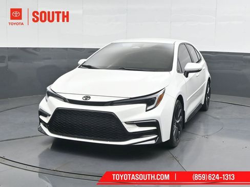 Used 2023 Toyota Corolla SE FWD image 6