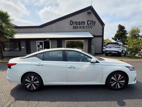 Used 2019 Nissan Altima 2.5 SV FWD image 1