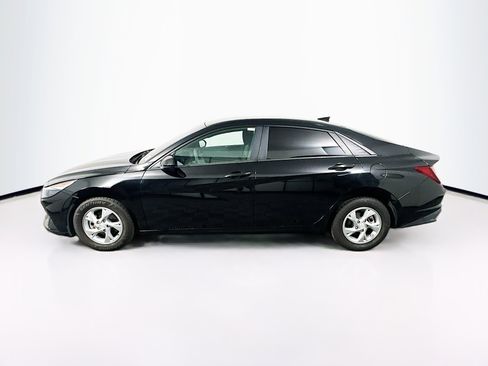 Used 2021 Hyundai Elantra SE image 4
