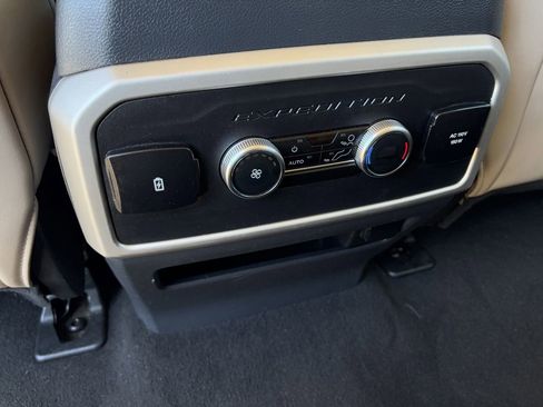 Used 2024 Ford Expedition Max XLT image 24