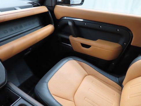 Used 2023 Land Rover Defender 90 X image 31