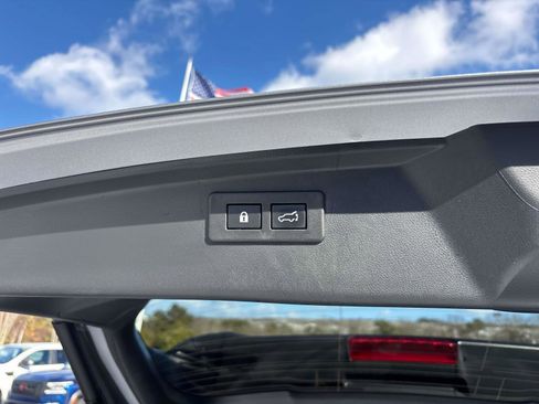 Certified 2025 Subaru Outback Premium image 13