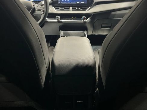 Used 2026 Chevrolet Equinox LT w/ Safety and Technology Package AWD/4WD image 32