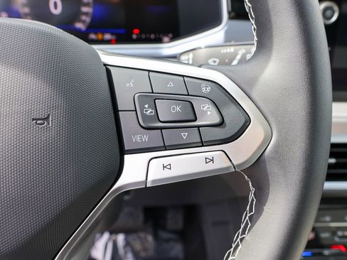 New 2025 Volkswagen Taos SE image 27