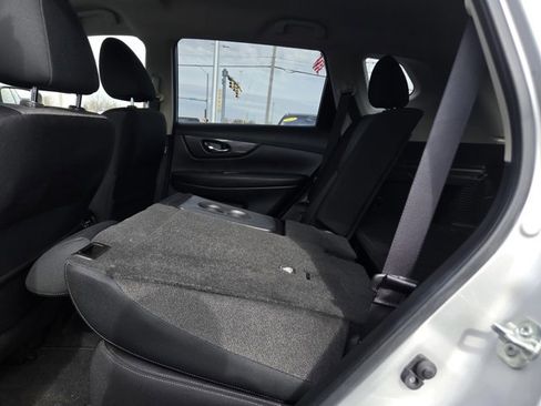 Used 2020 Nissan Rogue SV image 32