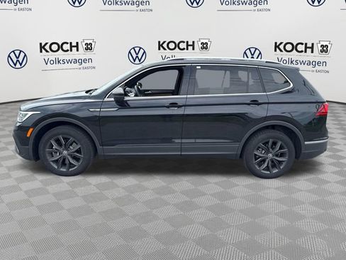 Used 2024 Volkswagen Tiguan SE w/ Panoramic Sunroof Package AWD/4WD image 4