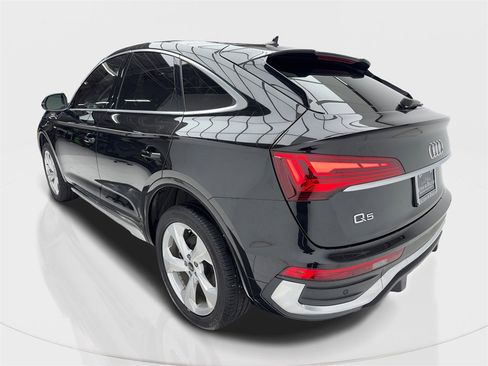 Used 2024 Audi Q5 2.0T Premium w/ Convenience Package image 10