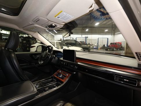 Used 2022 Lincoln Aviator Reserve w/ Equipment Group 201A AWD/4WD image 29