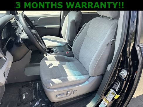 Used 2017 Toyota Sienna LE image 14