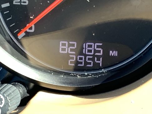 Used 2012 Porsche Cayenne S image 22