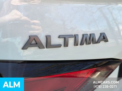 Used 2025 Nissan Altima 2.5 SV image 11